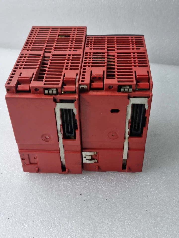 LOT OF 2 MITSUBISHI POWER SUPPLY UNIT Q64P & Q61P 100-240VAC/200-240VAC